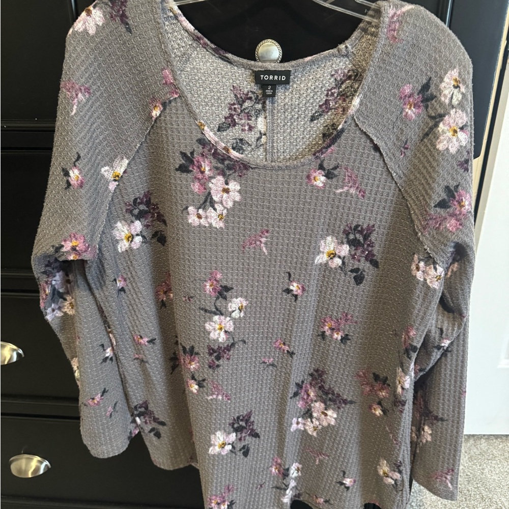 Torrid Women's Floral Gray Top
